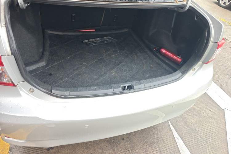 Used Toyota Corolla 2011 1.8L CVT GL-i Trunk