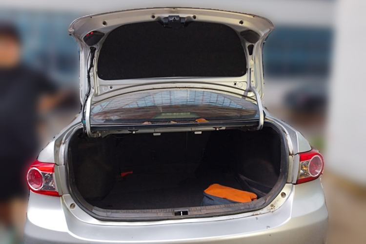 Used Toyota Corolla 2011 1.6L Automatic GL Trunk