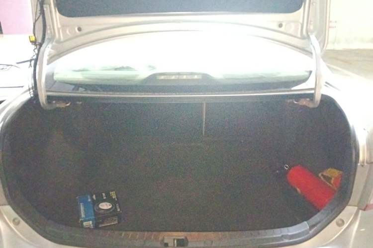 Used Toyota Corolla 2011 1.6L Automatic GL Trunk