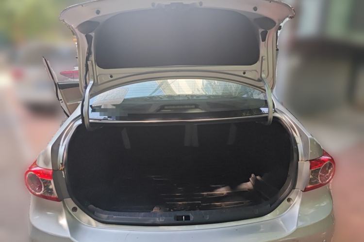 Used Toyota Corolla 2011 1.6L Manual GL Trunk