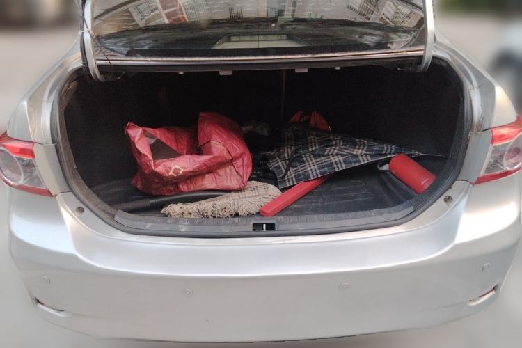 Used Toyota Corolla 2011 1.6L Automatic GL Trunk