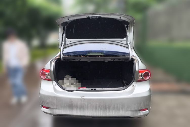 Used Toyota Corolla 2011 1.6L Manual GL Trunk