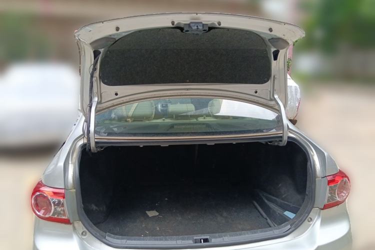 Used Toyota Corolla 2011 1.6L Manual GL Trunk