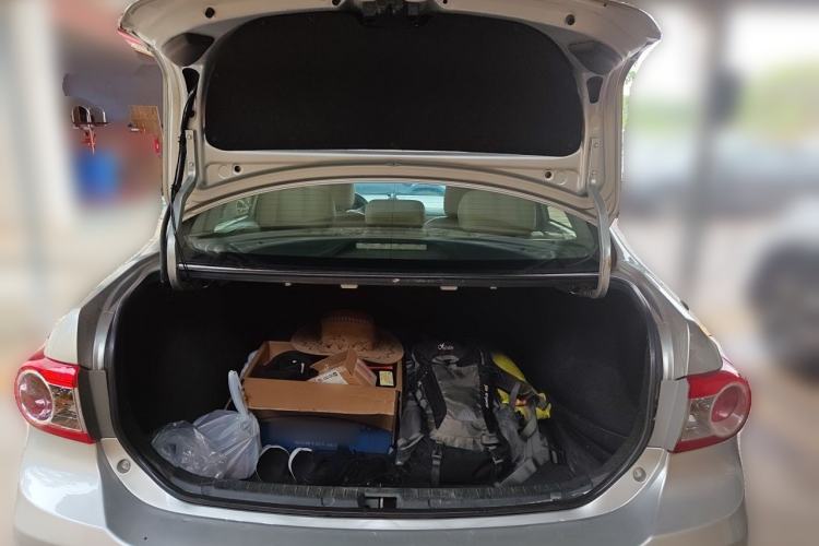 Used Toyota Corolla 2011 1.6L Automatic GL Trunk