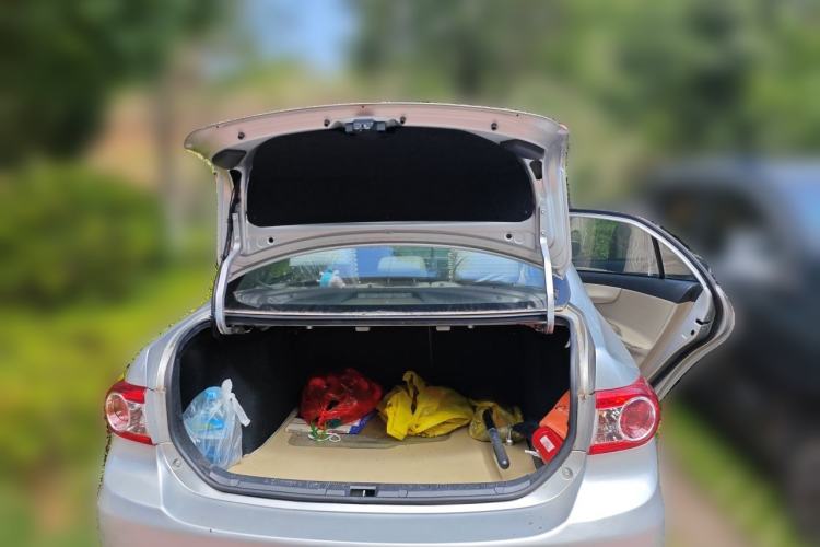 Used Toyota Corolla 2011 1.6L Manual GL Trunk