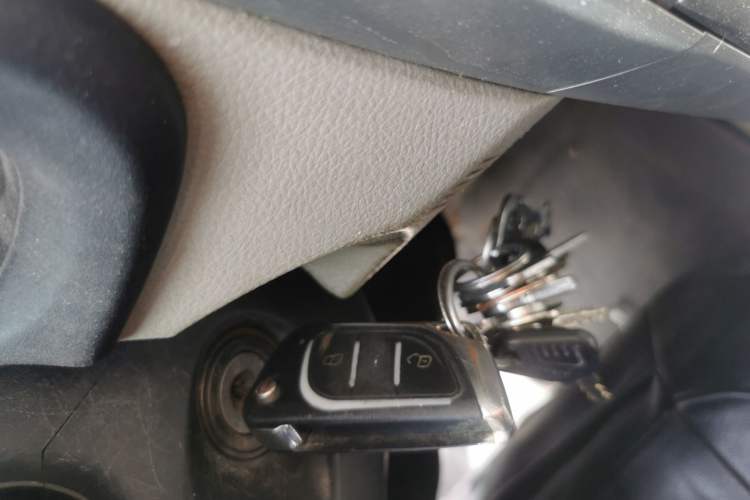 Used Toyota Corolla 2011 1.8L CVT GL-i Vehicle Key