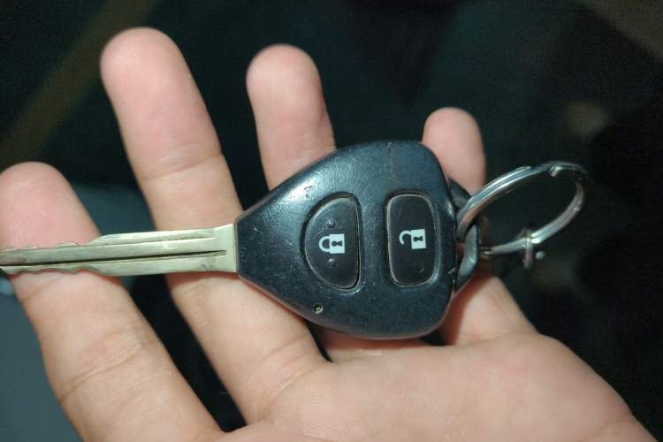 Used Toyota Corolla 2011 1.6L Automatic GL Sunroof Version Vehicle Key