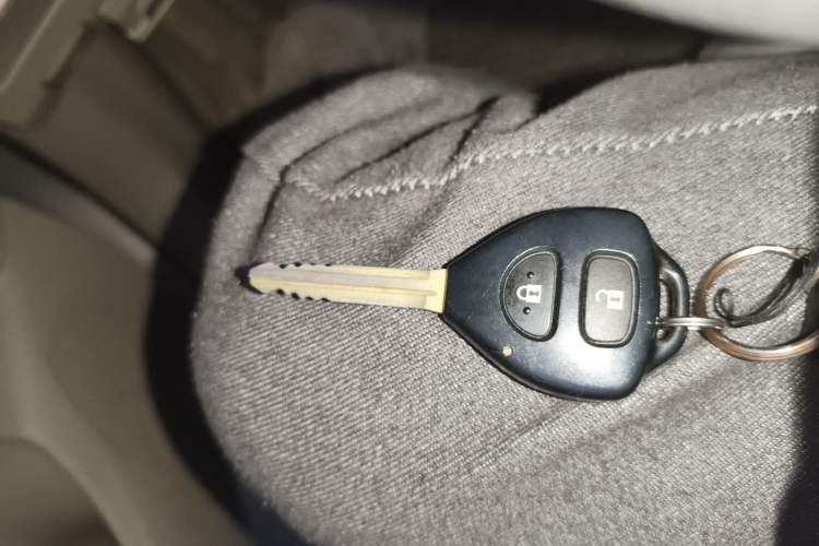 Used Toyota Corolla 2011 1.8L CVT GL-i Vehicle Key