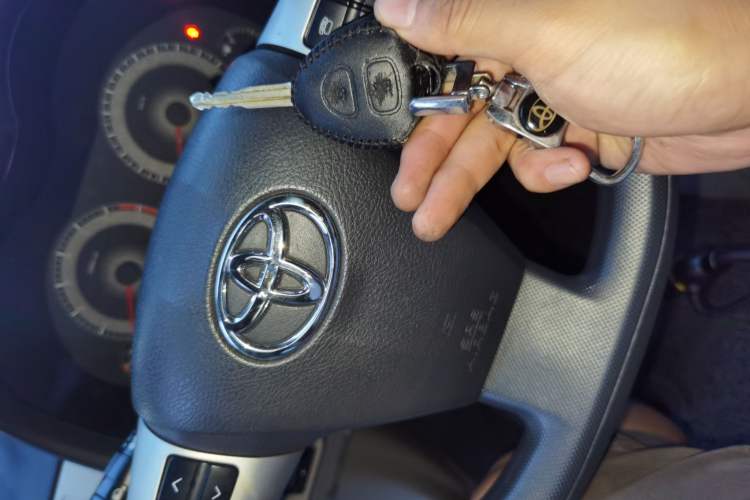 Used Toyota Corolla 2011 1.6L Automatic GL Sunroof Version Vehicle Key