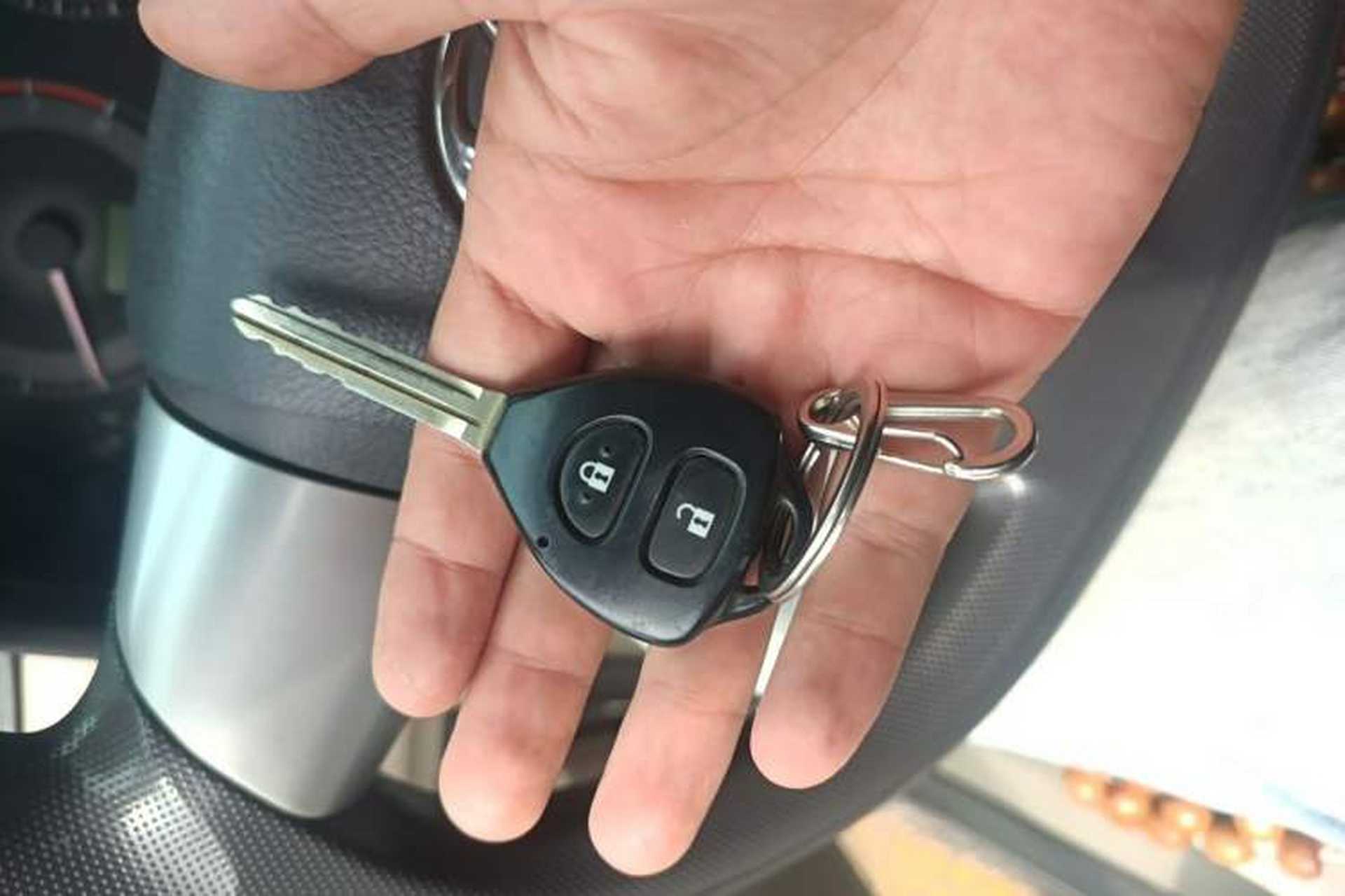 Used Toyota Corolla 2011 1.6L Automatic GL Sunroof Version Vehicle Key