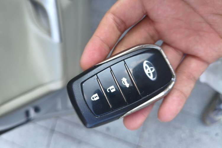Used Toyota Corolla 2011 1.6L Automatic GL Vehicle Key