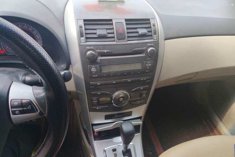 Used Toyota Corolla 2011 1.8L CVT GL-i Commemorative Edition Audio And AC Panel