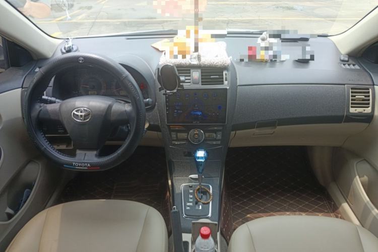 Used Toyota Corolla 2011 1.8L CVT GL-i Center Console