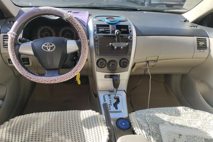 Used Toyota Corolla 2011 1.6L Automatic GL Center Console