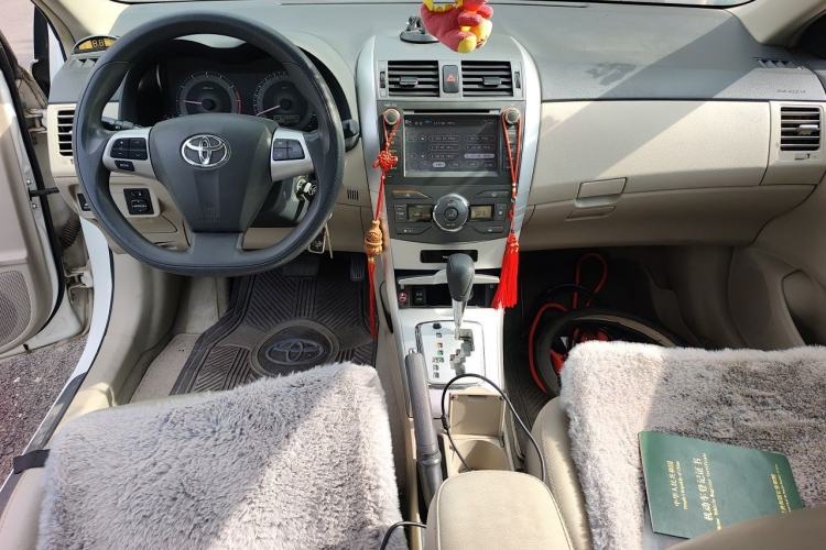 Used Toyota Corolla 2011 1.6L Automatic GL Sunroof Version Center Console