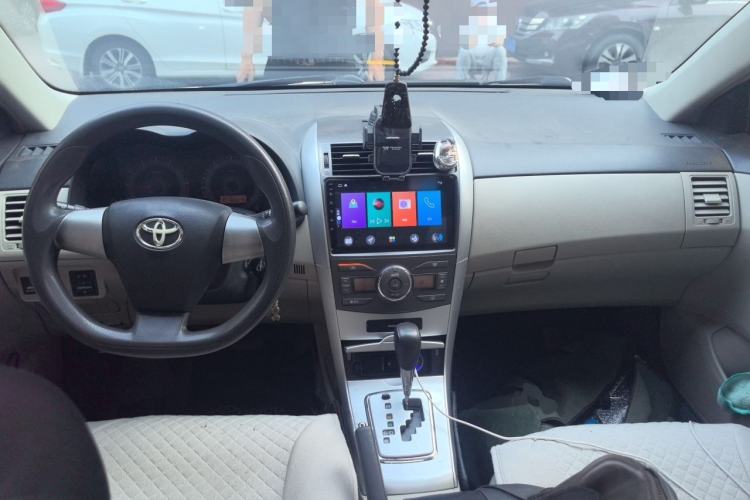 Used Toyota Corolla 2011 1.8L CVT GL-i Center Console
