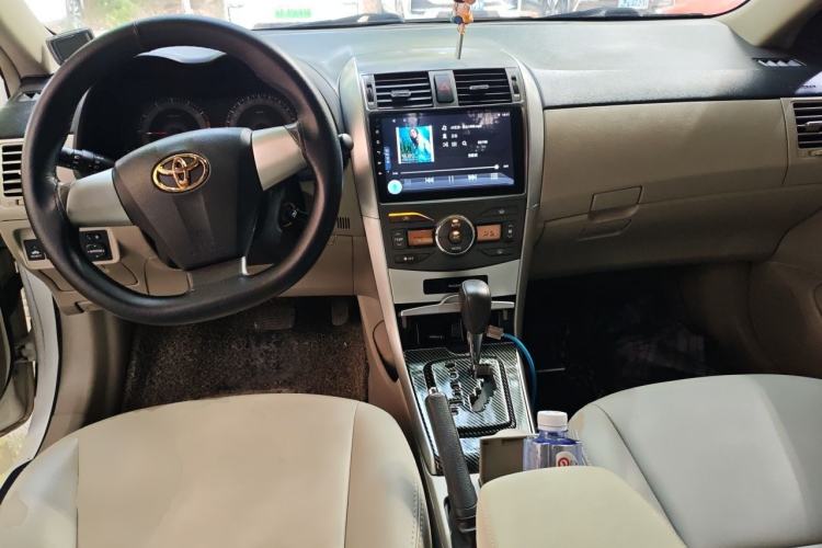 Used Toyota Corolla 2011 1.8L CVT GL-i Center Console