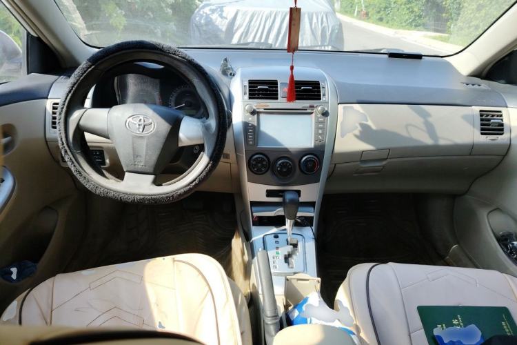 Used Toyota Corolla 2011 1.6L Automatic GL Center Console