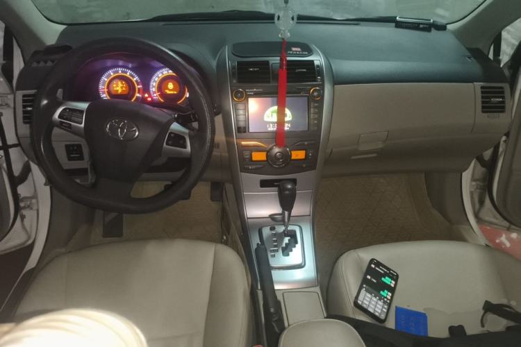Used Toyota Corolla 2011 1.8L CVT GL-i Commemorative Edition Center Console