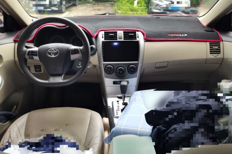 Used Toyota Corolla 2011 1.6L Automatic GL Center Console