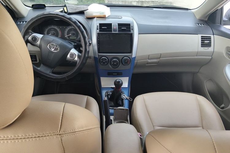 Used Toyota Corolla 2011 1.6L Manual GL Center Console