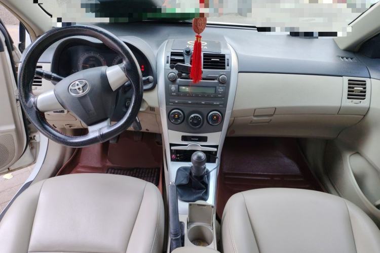 Used Toyota Corolla 2011 1.6L Manual GL Center Console