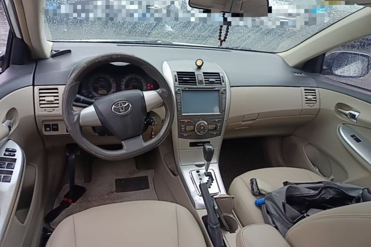 Used Toyota Corolla 2011 1.8L CVT GL-i Center Console