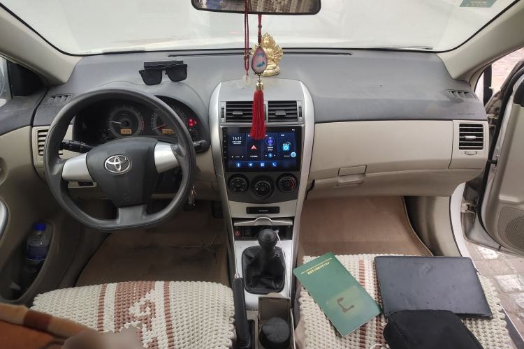 Used Toyota Corolla 2011 1.6L Manual GL Center Console