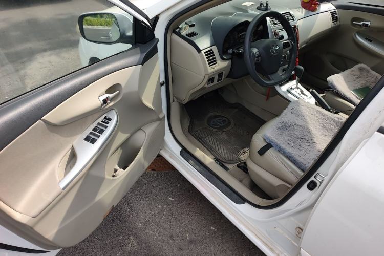 Used Toyota Corolla 2011 1.6L Automatic GL Sunroof Version Driver Seat