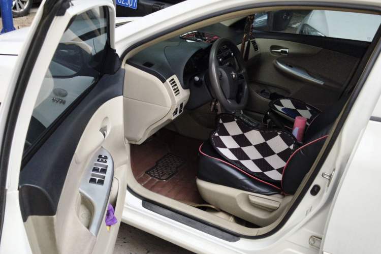 Used Toyota Corolla 2011 1.6L Automatic GL Sunroof Version Driver Seat