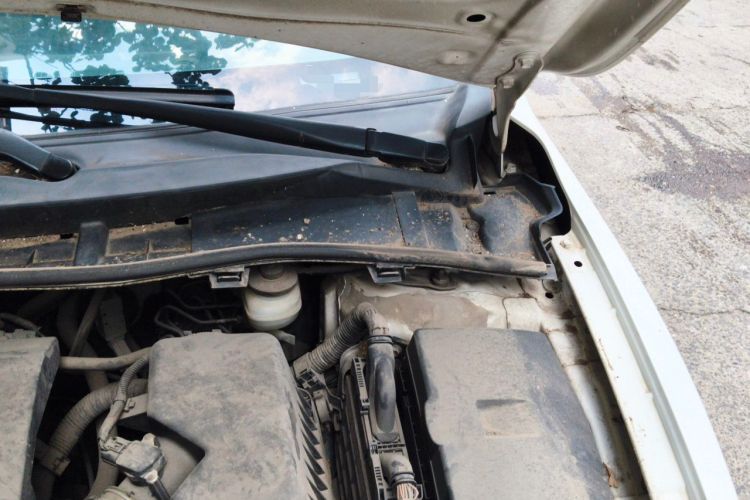 Used Toyota Corolla 2011 1.6L Automatic GL Sunroof Version Engine Bay Left