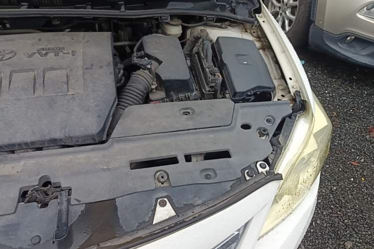 Used Toyota Corolla 2011 1.8L CVT GL-i Engine Bay Left