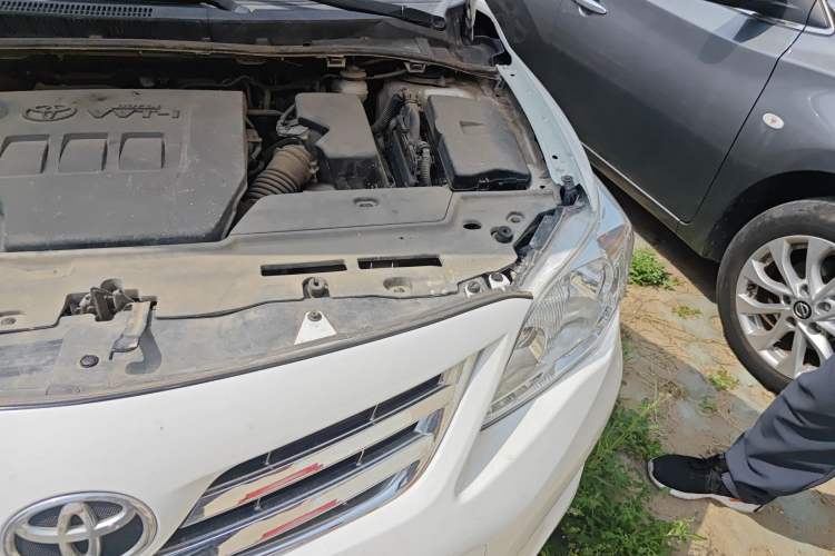 Used Toyota Corolla 2011 1.8L CVT GL-i Engine Bay Left