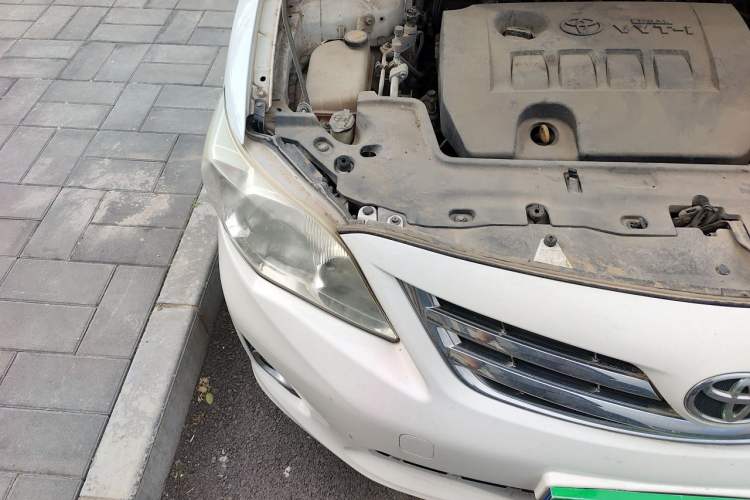 Used Toyota Corolla 2011 1.6L Automatic GL Sunroof Version Engine Bay Right