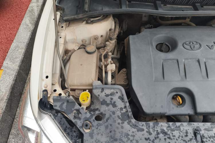 Used Toyota Corolla 2011 1.6L Automatic GL Engine Bay Right