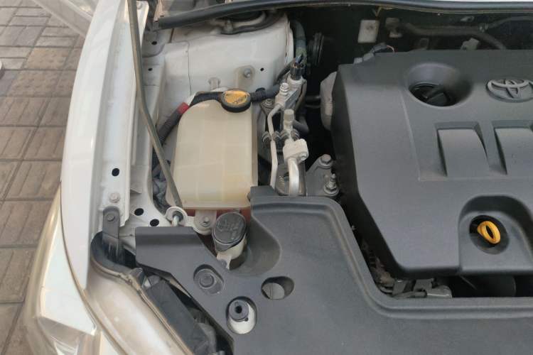 Used Toyota Corolla 2011 1.6L Automatic GL Engine Bay Right