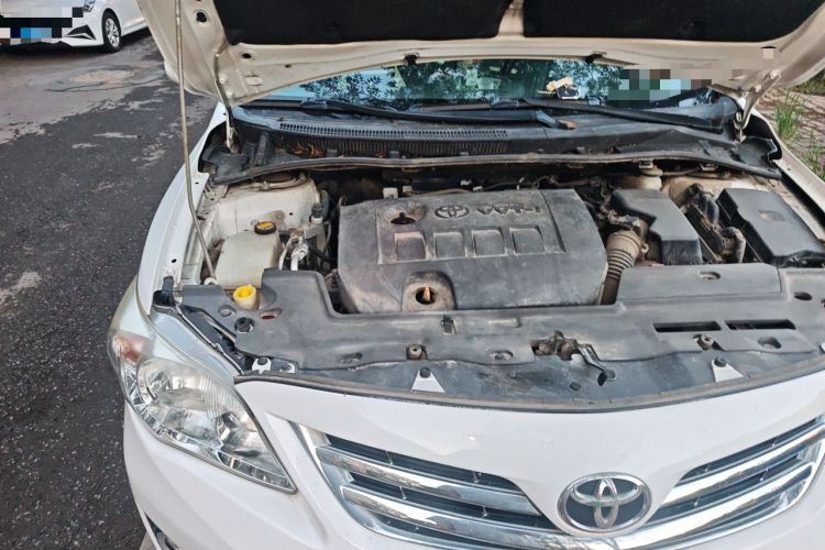 Used Toyota Corolla 2011 1.8L CVT GL-i Engine Bay Right