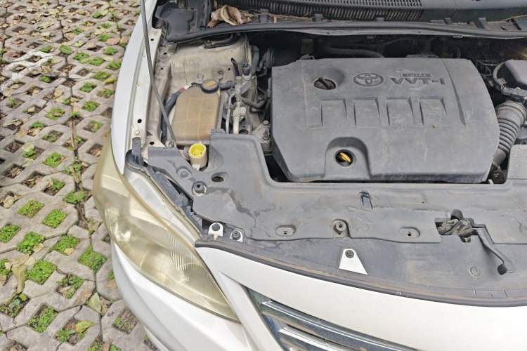 Used Toyota Corolla 2011 1.6L Automatic GL Engine Bay Right