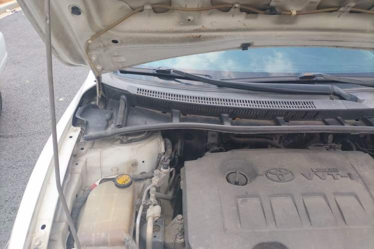 Used Toyota Corolla 2011 1.6L Automatic GL Engine Bay Right