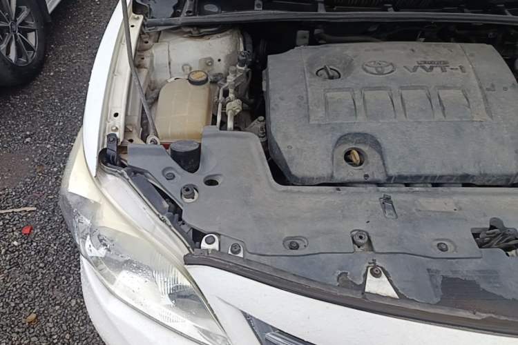 Used Toyota Corolla 2011 1.8L CVT GL-i Engine Bay Right