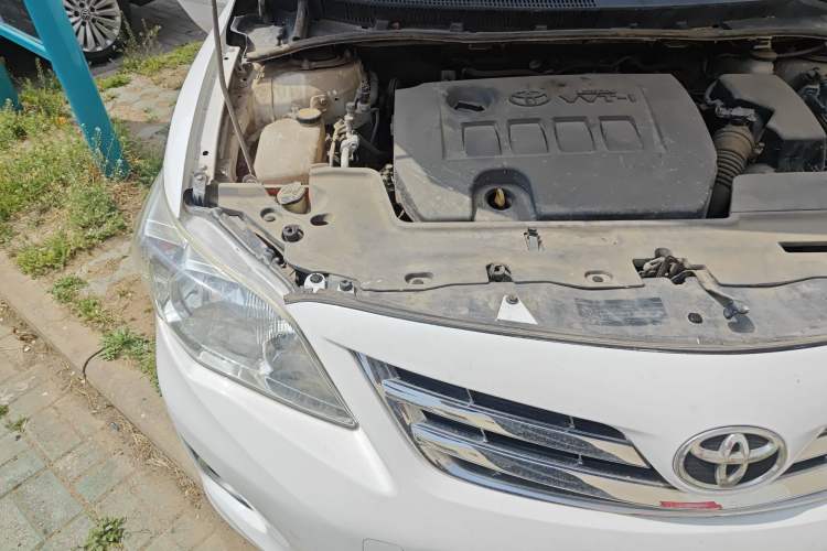 Used Toyota Corolla 2011 1.8L CVT GL-i Engine Bay Right