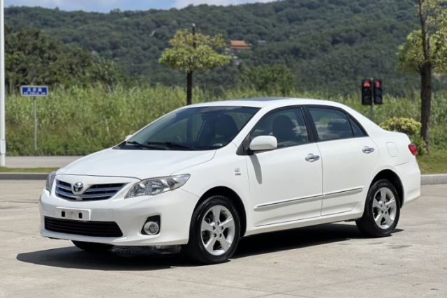 Ojetý Toyota Corolla 2011 1.8L CVT GL-i