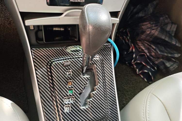 Used Toyota Corolla 2011 1.8L CVT GL-i Gear Lever