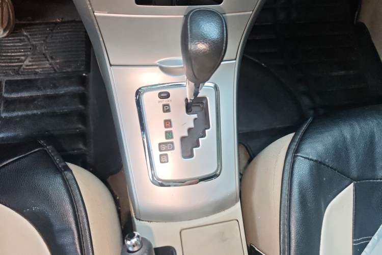 Used Toyota Corolla 2011 1.8L CVT GL-i Gear Lever