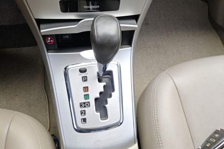 Used Toyota Corolla 2011 1.6L Automatic GL Gear Lever