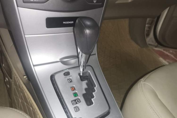 Used Toyota Corolla 2011 1.8L CVT GL-i Commemorative Edition Gear Lever