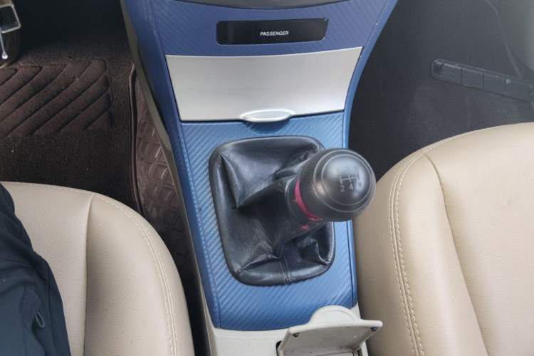 Used Toyota Corolla 2011 1.6L Manual GL Gear Lever