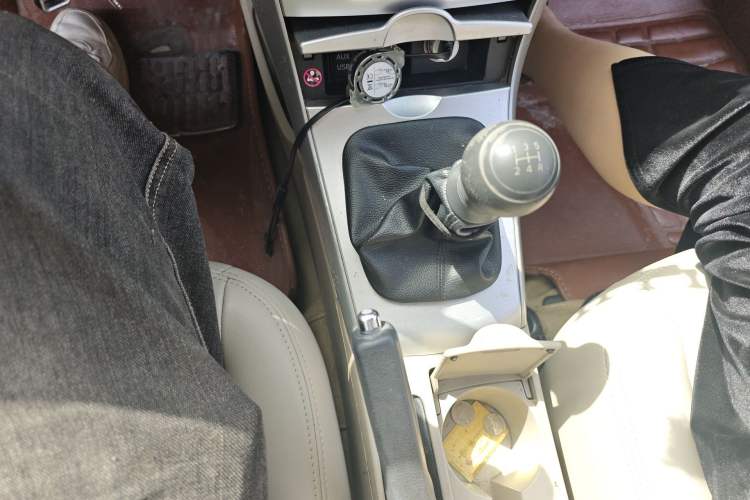 Used Toyota Corolla 2011 1.6L Manual GL Gear Lever