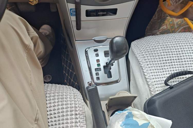 Used Toyota Corolla 2011 1.6L Automatic GL Gear Lever