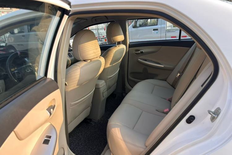 Used Toyota Corolla 2011 1.6L Manual GL Interior 4